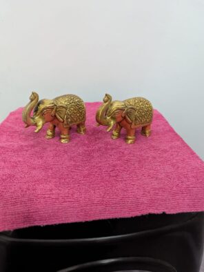 Elephant pair (Prosperity Guardians)