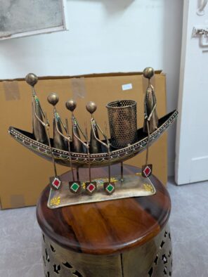 PEN STAND SHOWPIECE