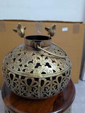 Large size lota showpiece (Majestic Lota)